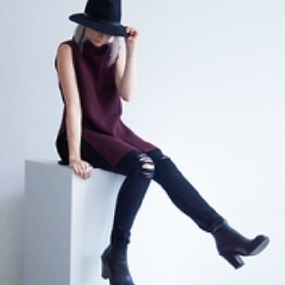 Aritzia Durandal Sweater - Picture 3 of 3